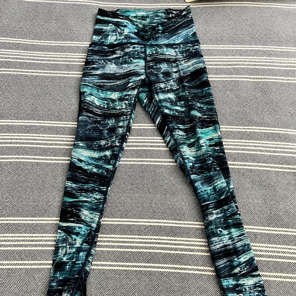 Lululemon - Picture 1 of 4